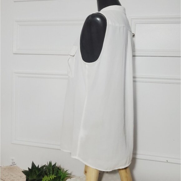 Banana Republic Petite White Sleeveless/Collarless "Safari" Top - Picture 5 of 16